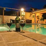 1 Bedroom Lovely In Apartamento