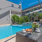 Apartamento 1 Bedroom Lovely In Brodarica (Sibenik-Knin)