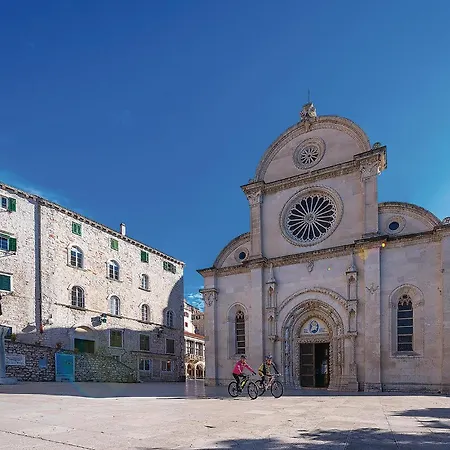 Daire 1 Bedroom Lovely In Brodarica (Sibenik-Knin)