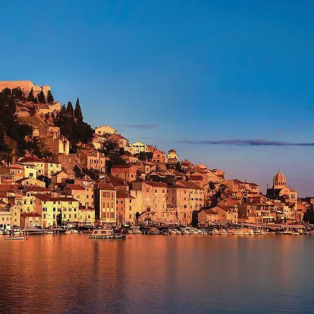 Amazing In Brodarica With Wifi Brodarica (Sibenik-Knin)