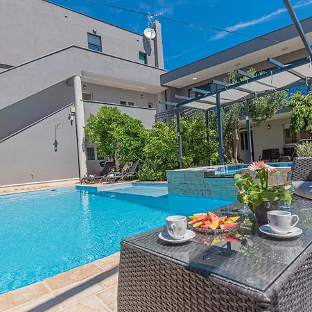 Apartment Amazing In Brodarica With Wifi Brodarica (Sibenik-Knin)