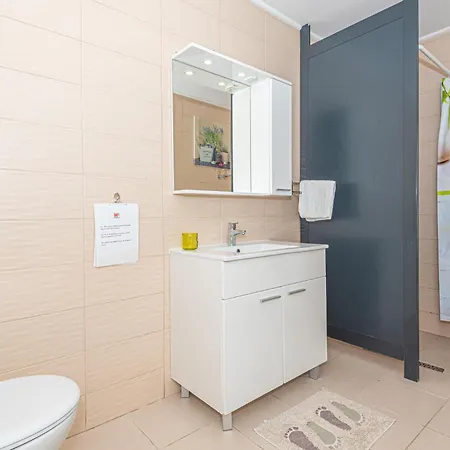 1 Bedroom Lovely In * Brodarica (Sibenik-Knin)