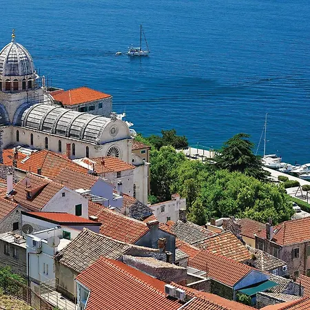 Apartment Amazing In Brodarica With Wifi *