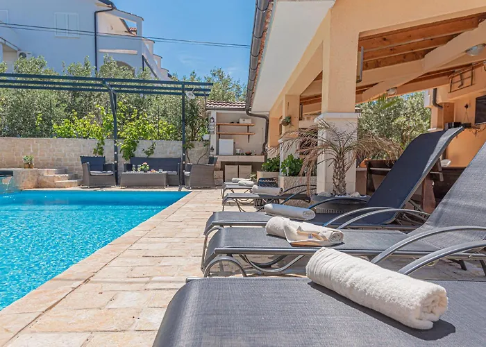 Appartement 1 Bedroom Lovely In *