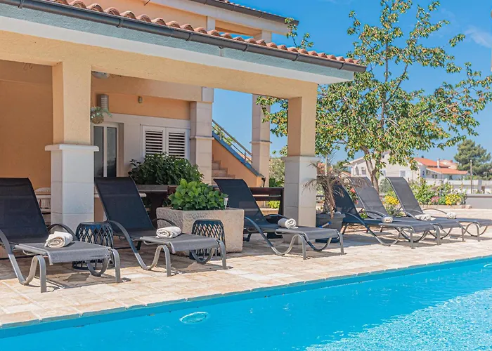 Appartement 1 Bedroom Lovely In *