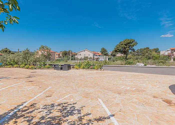 Appartement 1 Bedroom Lovely In *