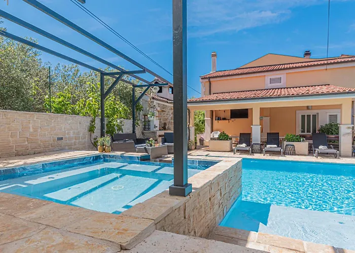 1 Bedroom Lovely In Appartement